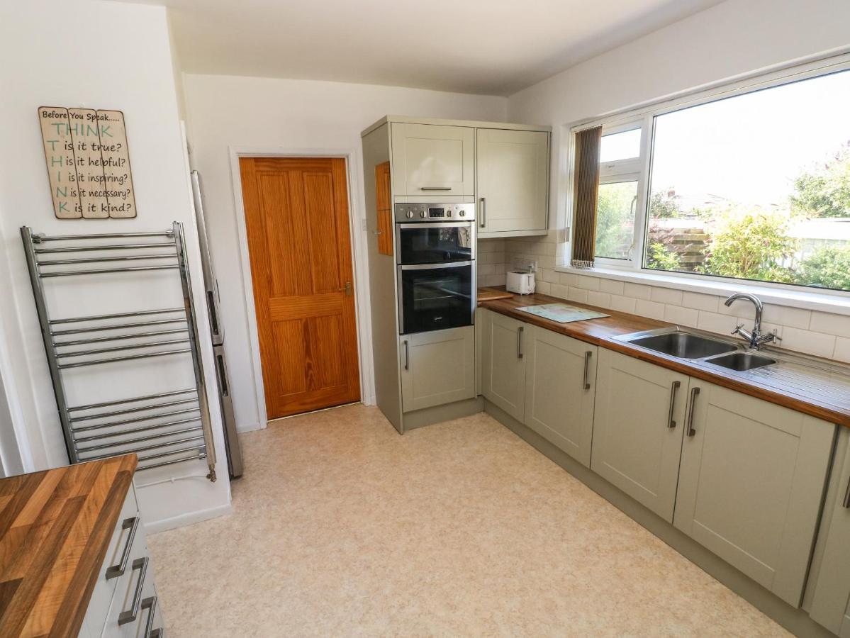 53 St Brides View Villa Хавърфордуест Екстериор снимка